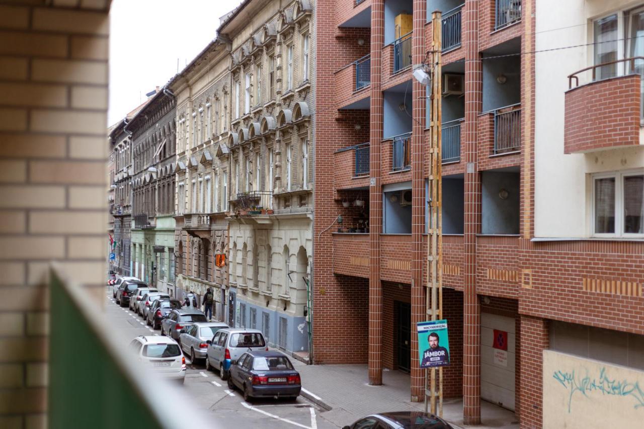 Modern Newly-Built Home By The New York Cafe Boedapest Buitenkant foto